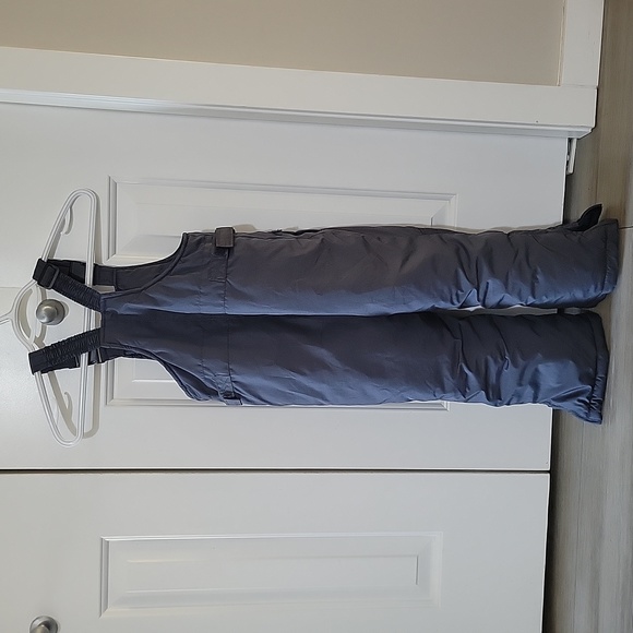 4yr old Snow bib - Picture 2 of 6